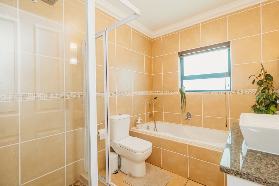 5 Bedroom Property for Sale in Panorama Western Cape